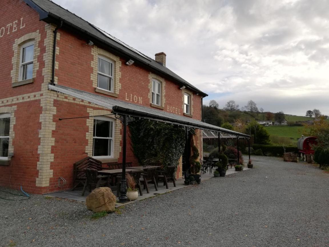 Lion Hotel Llanbister Buitenkant foto
